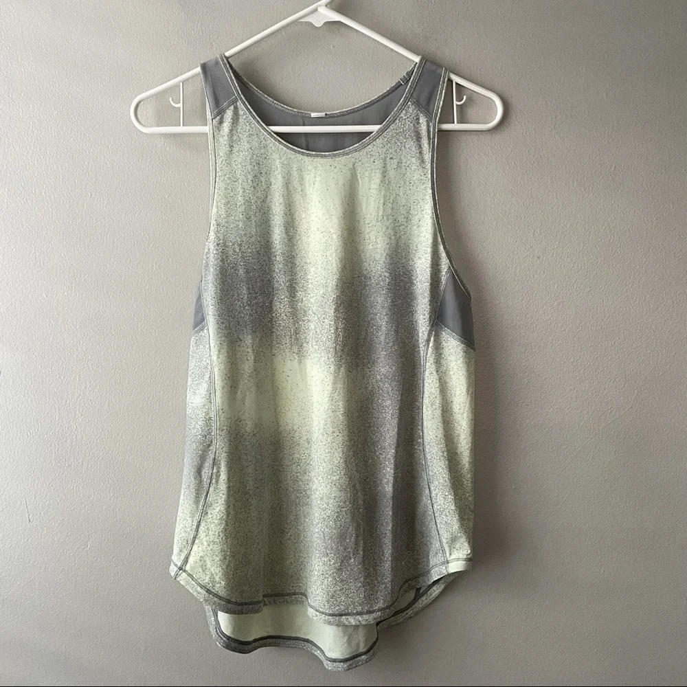 Lululemon tank top